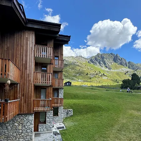 Chaleureux 2 Pers, Skis Aux Pieds, Balcon, Vue Pistes